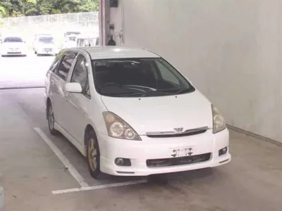 Toyota WISH  с аукциона в Японии