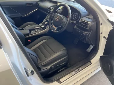 Lexus IS