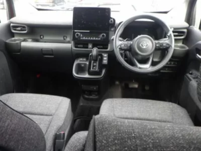 Toyota SIENTA  с аукциона в Японии