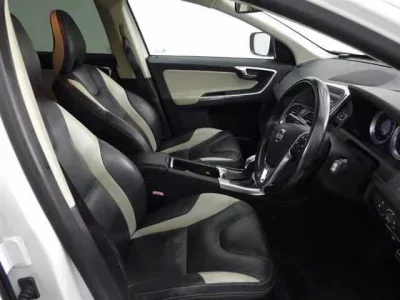 Volvo XC60  с аукциона в Японии