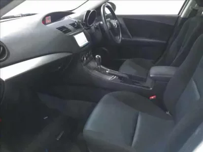 Mazda AXELA  с аукциона в Японии