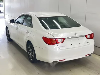 Toyota MARK X  с аукциона в Японии