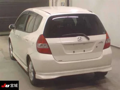 Honda FIT  с аукциона в Японии