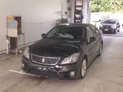 Toyota CROWN  с аукциона в Японии