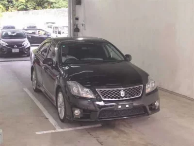 Toyota CROWN  с аукциона в Японии