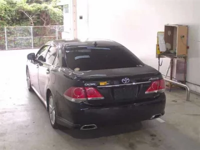 Toyota CROWN  с аукциона в Японии