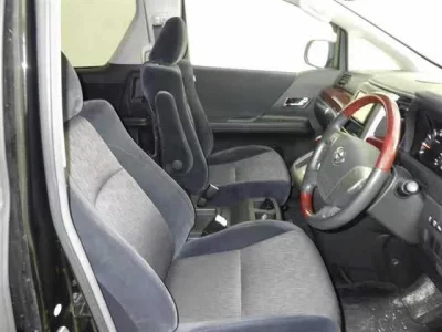 Toyota ALPHARD  с аукциона в Японии