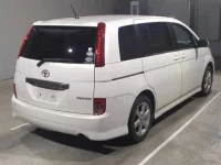 Toyota ISIS лот № 2023 оценка R  с аукциона в Японии 1