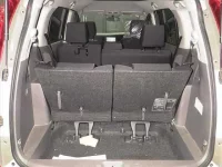 Toyota ISIS лот № 2023 оценка R  с аукциона в Японии 5