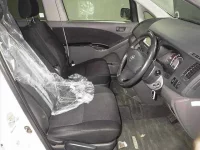 Toyota ISIS лот № 2023 оценка R  с аукциона в Японии 8