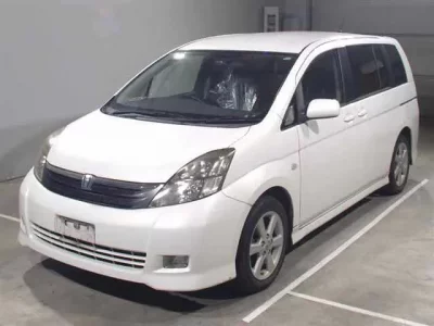 Toyota ISIS  с аукциона в Японии