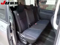 Toyota NOAH лот № 8060 оценка R  с аукциона в Японии 9