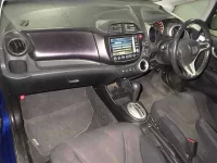 Honda FIT лот № 2028 оценка 3.5  с аукциона в Японии 4