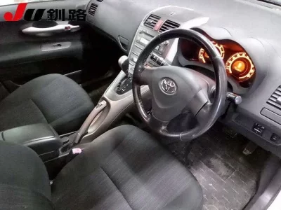 Toyota AURIS  с аукциона в Японии