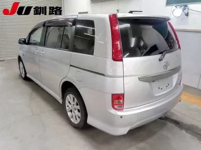 Toyota ISIS