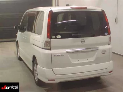 Nissan SERENA  с аукциона в Японии