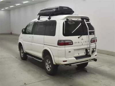 Mitsubishi DELICA