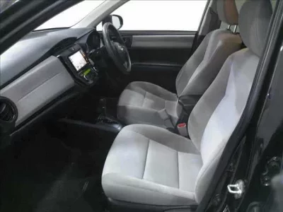 Toyota COROLLA AXIO  с аукциона в Японии