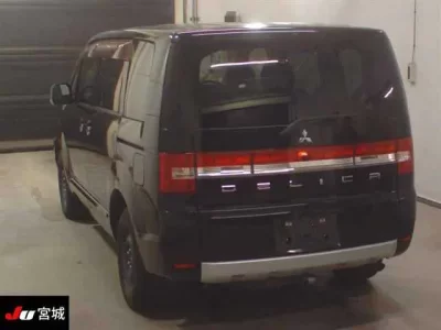Mitsubishi DELICA D5  с аукциона в Японии