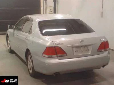 Toyota CROWN  с аукциона в Японии