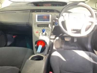 Toyota PRIUS лот № 3006 оценка 3.5  с аукциона в Японии 3