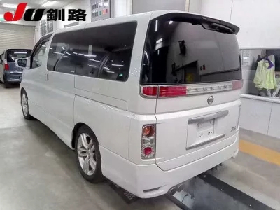 Nissan ELGRAND  с аукциона в Японии