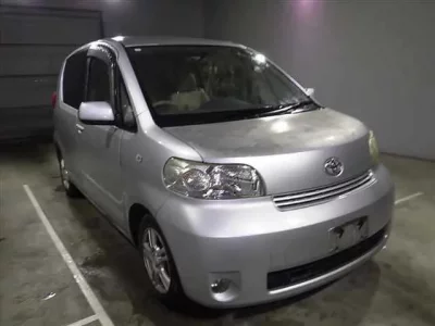 Toyota PORTE  с аукциона в Японии