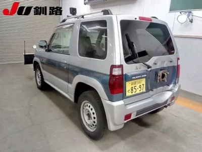 Mitsubishi PAJERO MINI