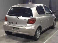 Toyota VITZ лот № 2073 оценка R  с аукциона в Японии 1