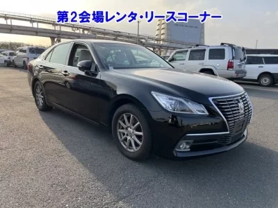 Toyota CROWN  с аукциона в Японии