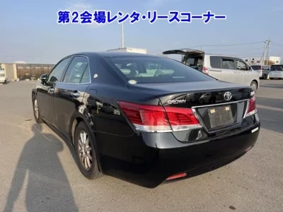 Toyota CROWN  с аукциона в Японии
