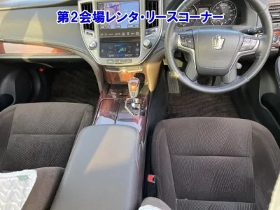 Toyota CROWN  с аукциона в Японии