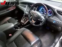 Toyota HARRIER лот № 8071 оценка 3.5  с аукциона в Японии 2