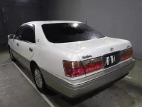 Toyota CROWN лот № 2066 оценка 4  с аукциона в Японии 3