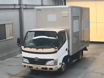 Toyota DYNA  с аукциона в Японии