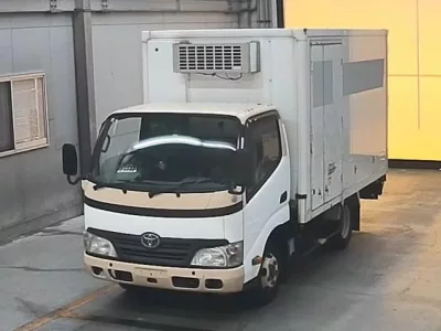 Toyota DYNA  с аукциона в Японии