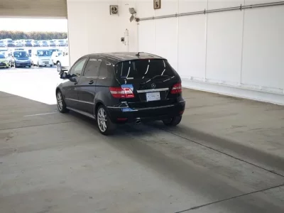 Mercedes-Benz B CLASS
