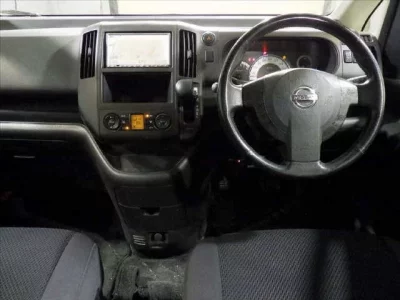 Nissan SERENA  с аукциона в Японии