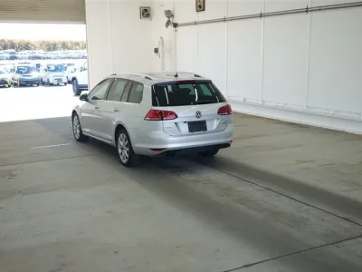 Volkswagen GOLF VARIANT