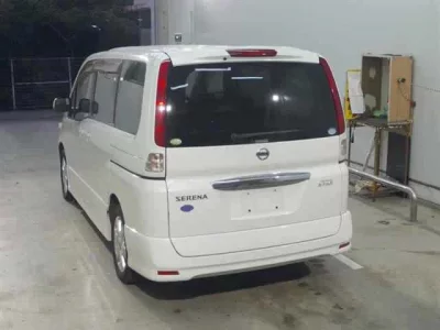 Nissan SERENA  с аукциона в Японии