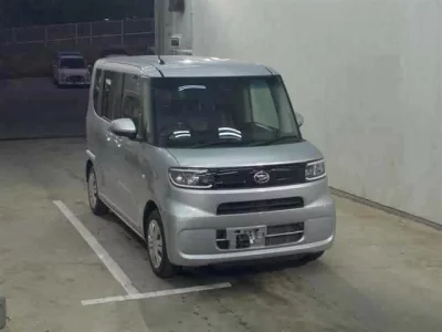 Daihatsu TANTO  с аукциона в Японии