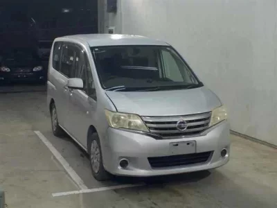 Nissan SERENA  с аукциона в Японии