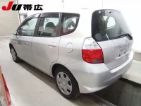 Honda FIT лот № 7028 оценка 3  с аукциона в Японии 4