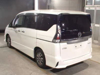 Nissan SERENA  с аукциона в Японии