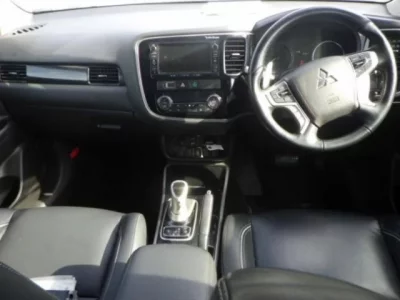 Mitsubishi OUTLANDER PHEV