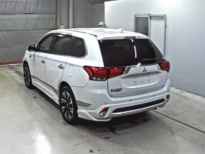 Mitsubishi OUTLANDER PHEV