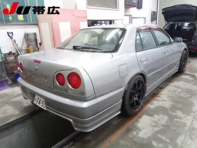 Nissan SKYLINE