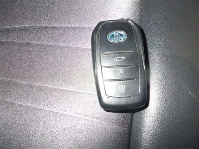 Toyota HARRIER  с аукциона в Японии