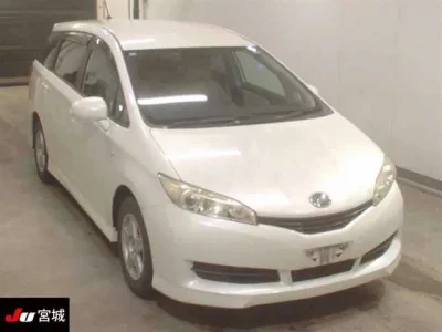 Toyota WISH  с аукциона в Японии