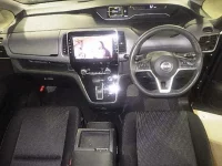 Nissan SERENA лот № 3081 оценка R  с аукциона в Японии 2